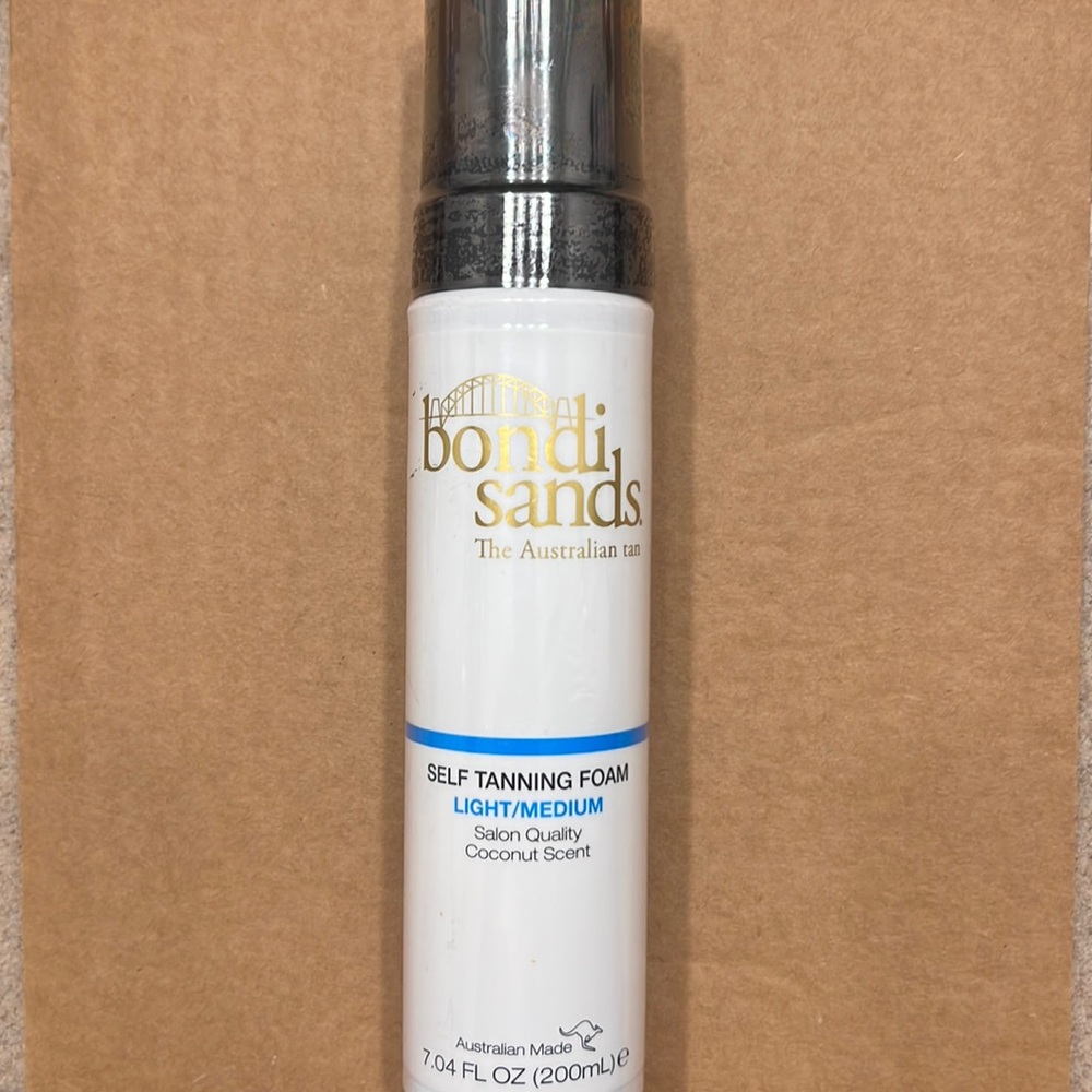 BONDI SANDS Salon Quality Self Tanning Foam - Light/Medium NEW